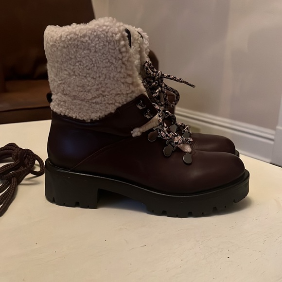 Aquatalia Jamie Boots; Leather & Shearling; Size 8 - Picture 9 of 11